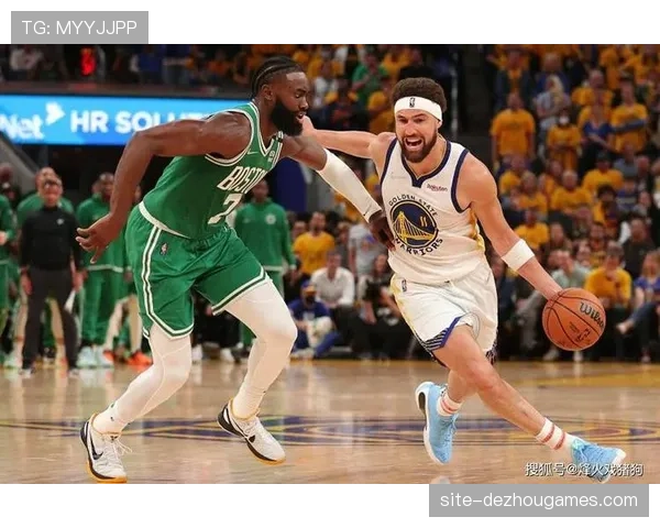 瓦伦西亚拉马扎尼点球先拔头筹 却未能守住领先优势遭逆转 瓦伦西亚拉马扎尼点球先拔头筹 却未能守住领先优势遭逆转